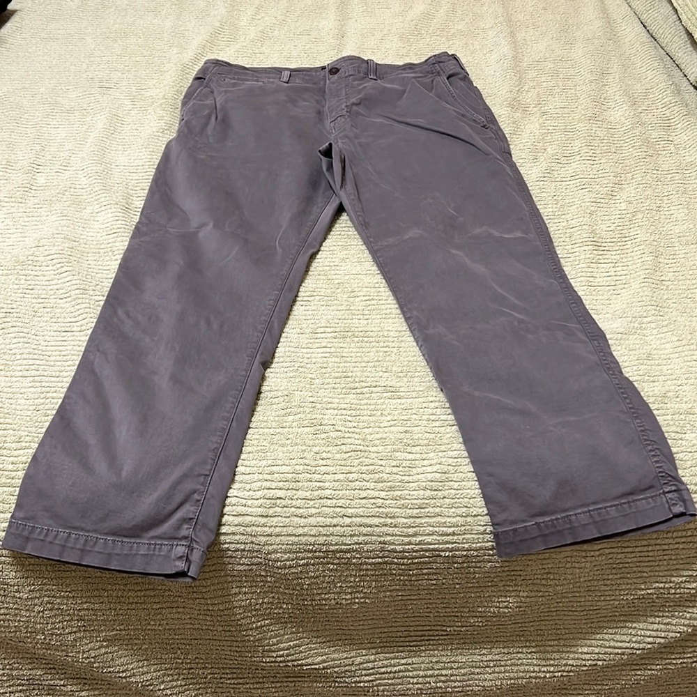 AE Mens Gray khakis. Original straight 36x30